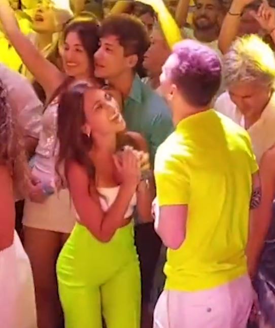 La pareja de enamorados cantó y bailó juntos en un concierto en Rosario