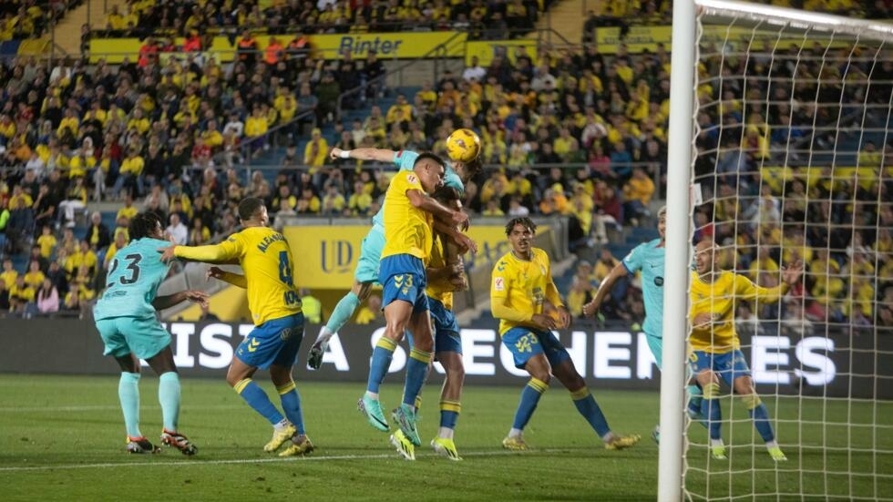 Late Gundogan penalty snatches Barca win at Las Palmas