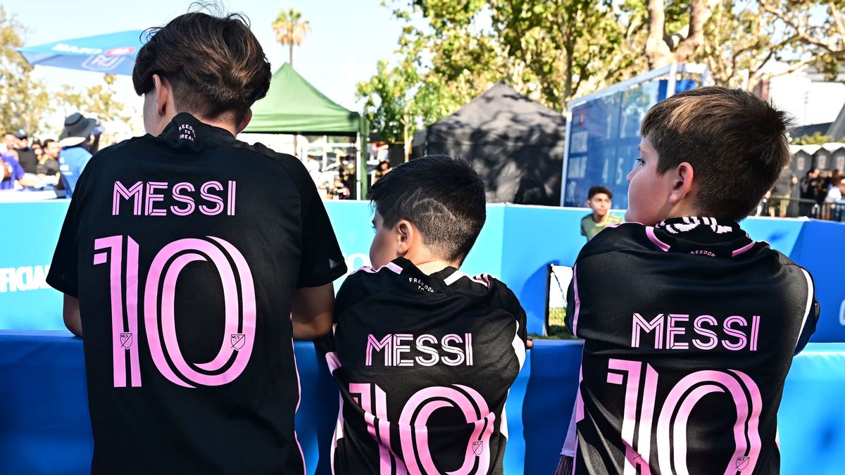 Inter Miami's new kit 'leaked' as Lionel Messi helps break little-known MLS  record - Mirror Online